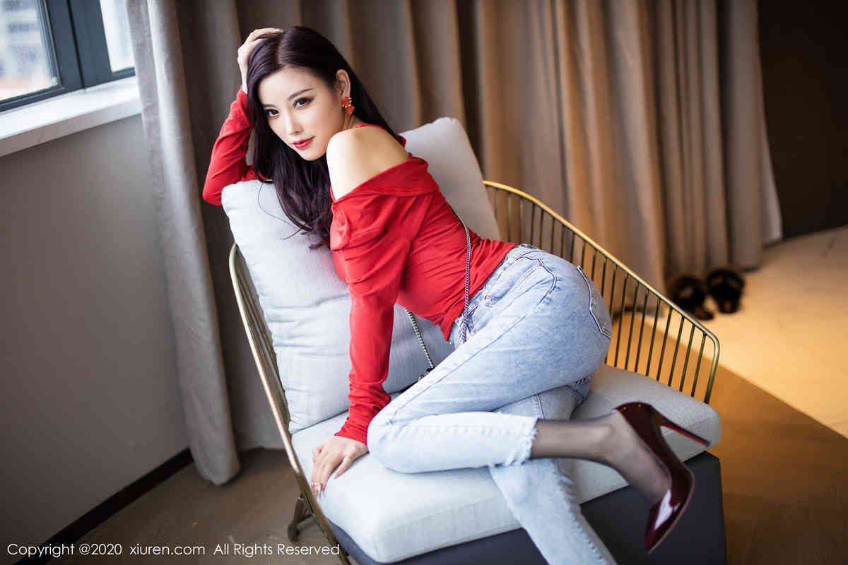 [XiuRen秀人网] 2020.04.28 No.2200 <a href=https://www.mitaoxi.com/e/space/ulist.php?mid=1&tempid=10&userid=87 target=_blank class=infotextkey>杨晨晨sugar</a> 美腿 黑丝