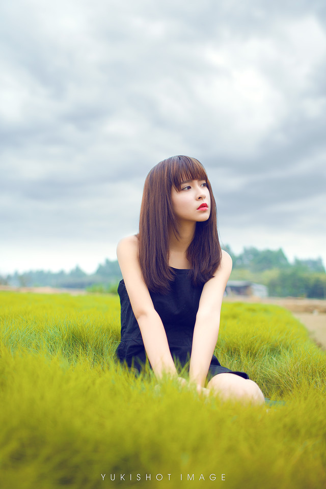 黑裙女子夏日小清新